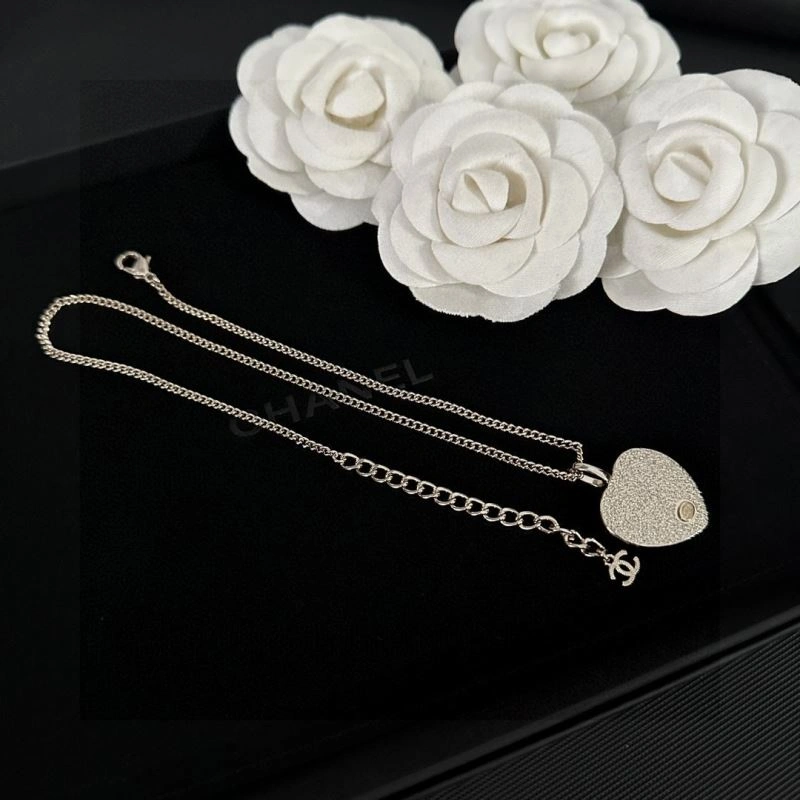Classic Chanel Necklaces 229542