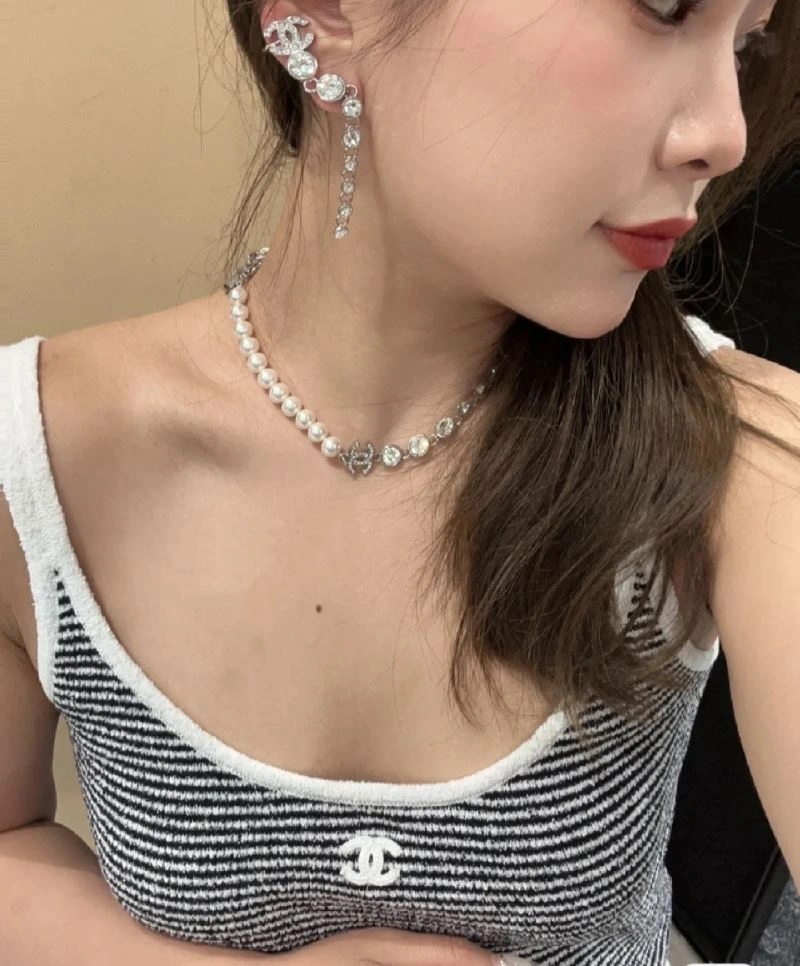 Chanel Necklaces Versatile 229562