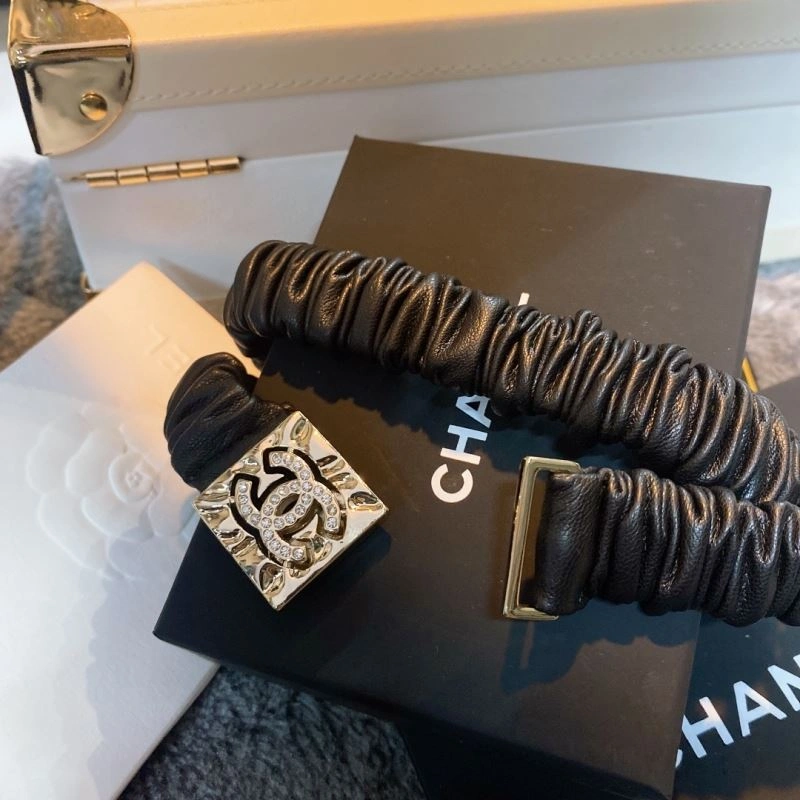 Resilient Chanel Necklaces 229594