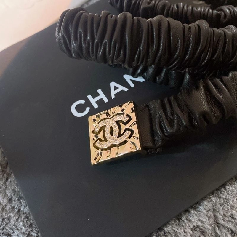 Resilient Chanel Necklaces 229594