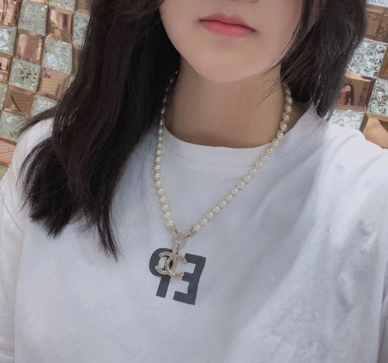 Flexible Chanel Necklaces 229530