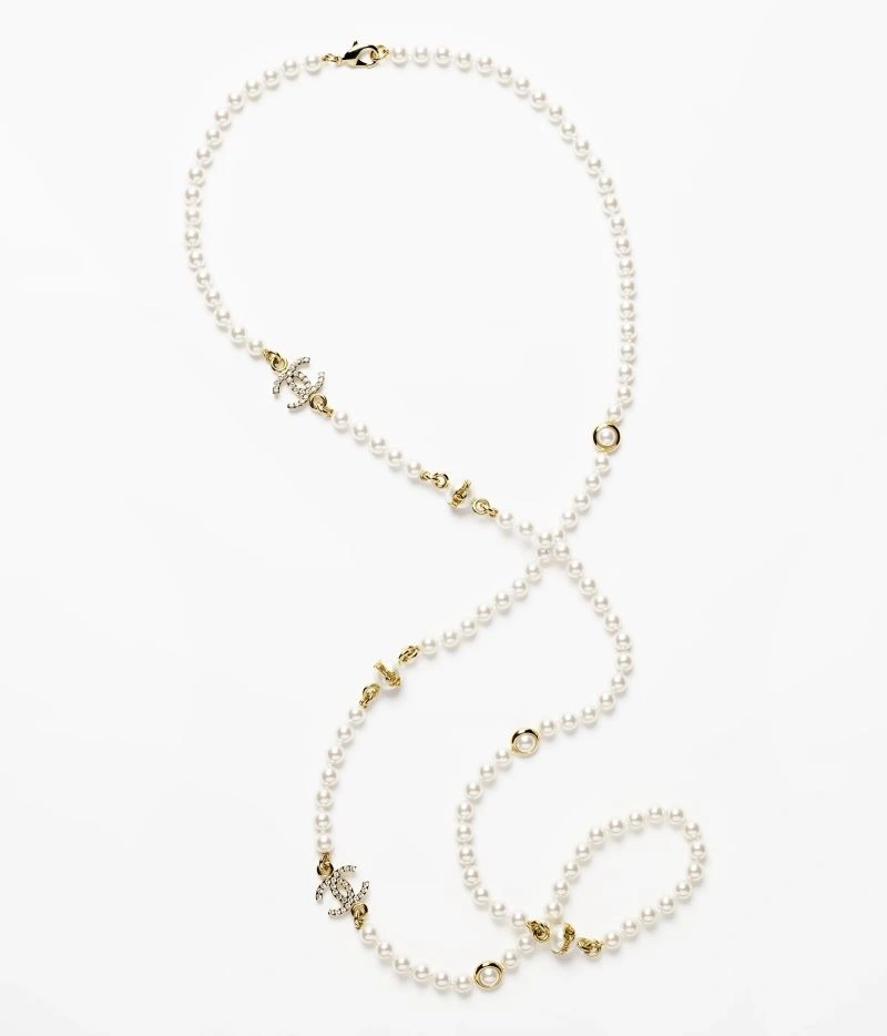 Minimalist Chanel Necklaces 229513