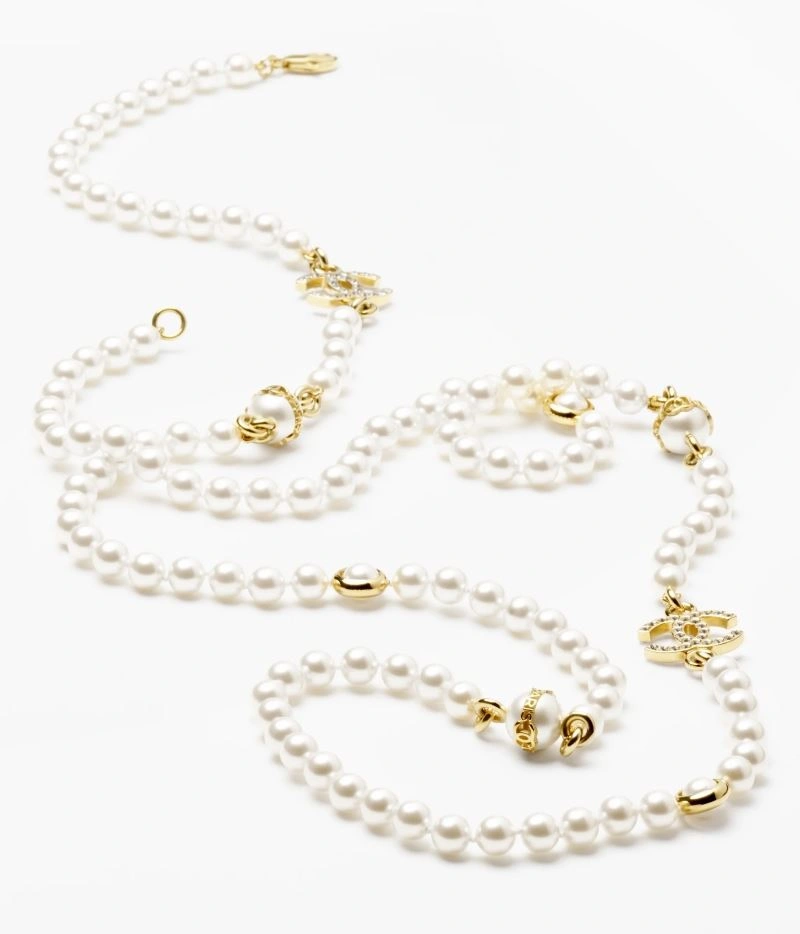 Minimalist Chanel Necklaces 229513