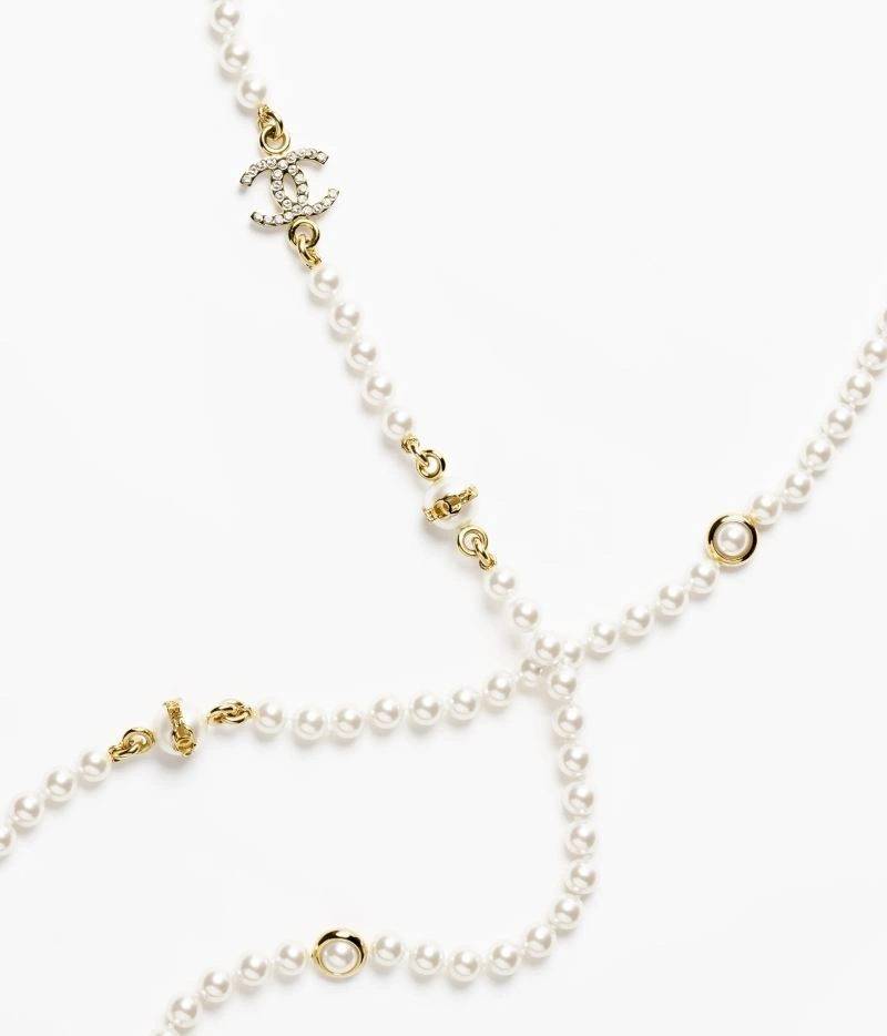 Minimalist Chanel Necklaces 229513