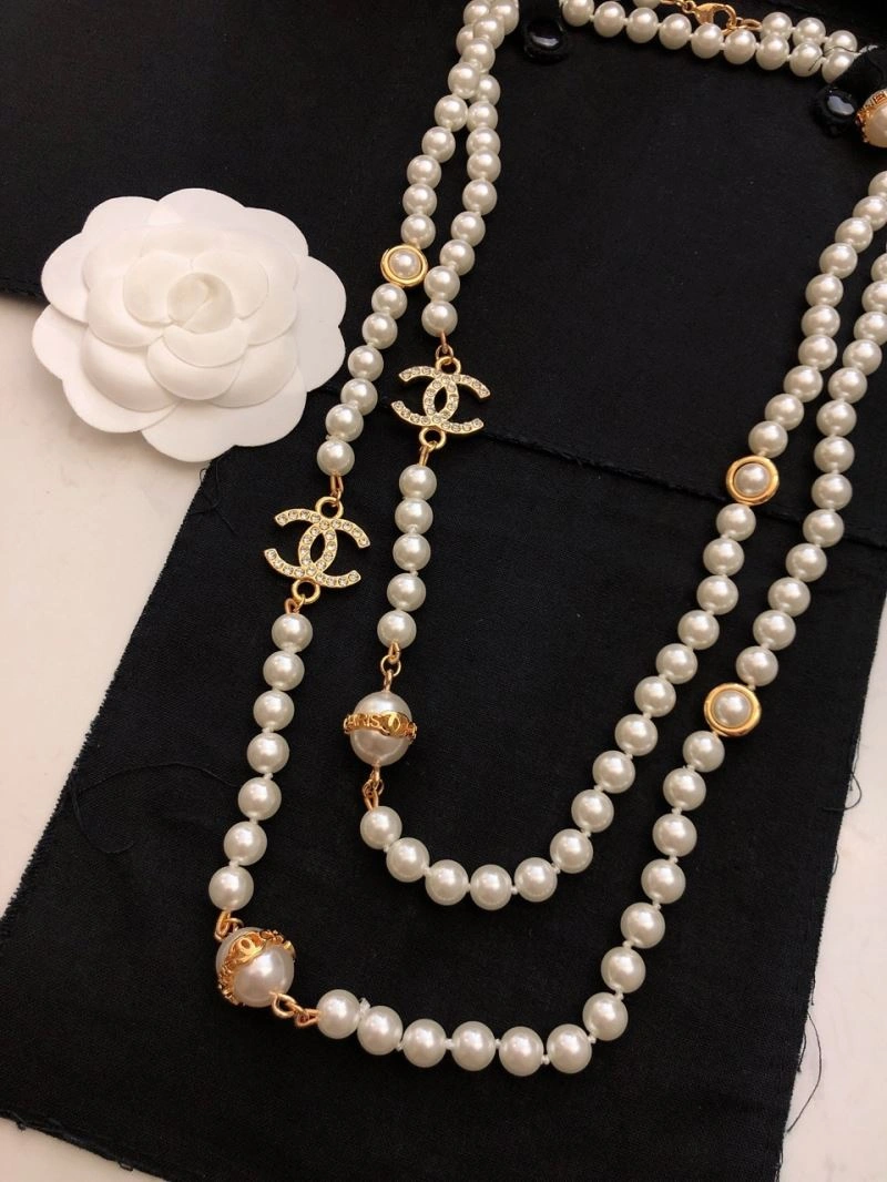 Minimalist Chanel Necklaces 229513