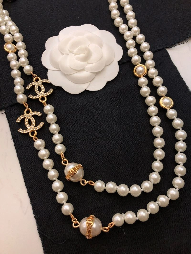 Minimalist Chanel Necklaces 229513