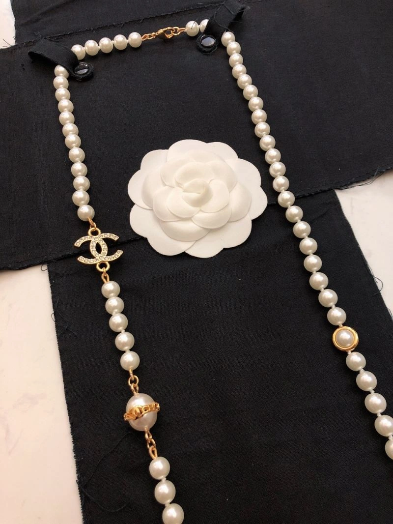 Minimalist Chanel Necklaces 229513