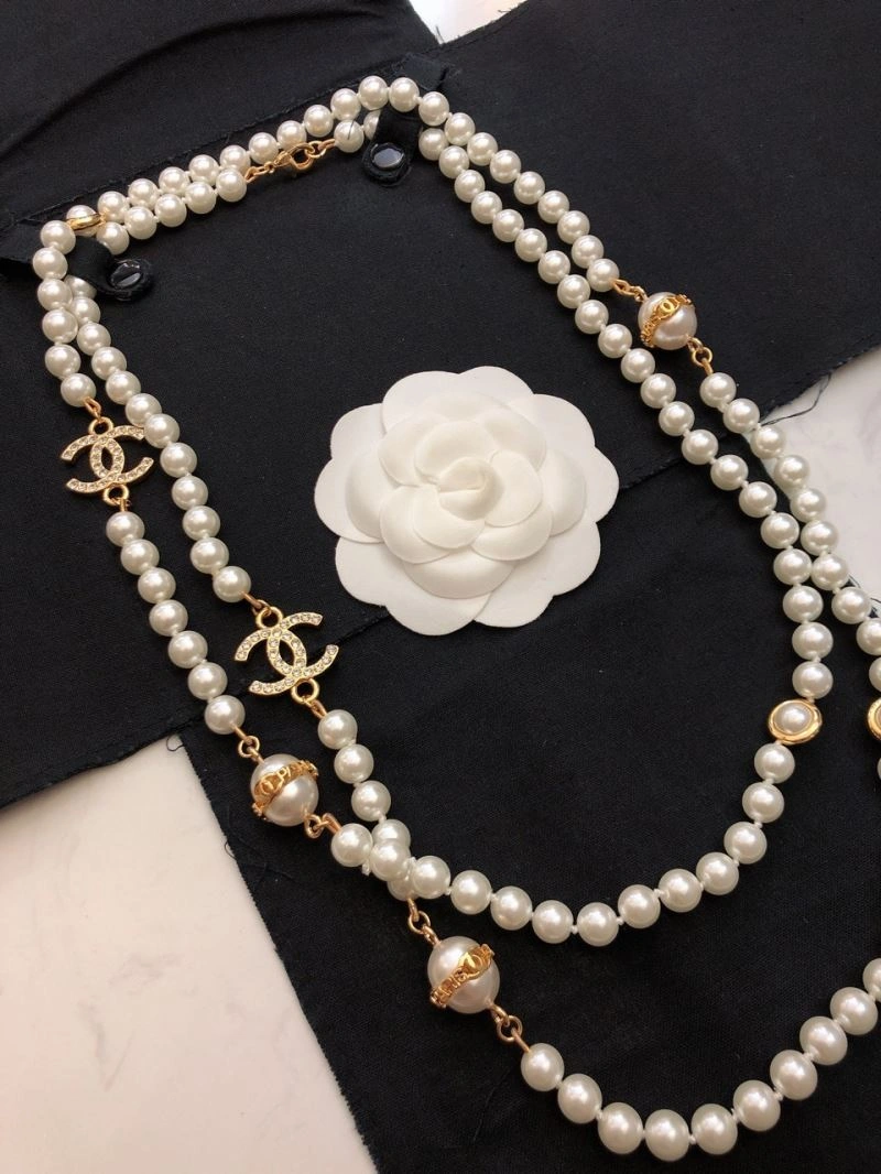 Minimalist Chanel Necklaces 229513