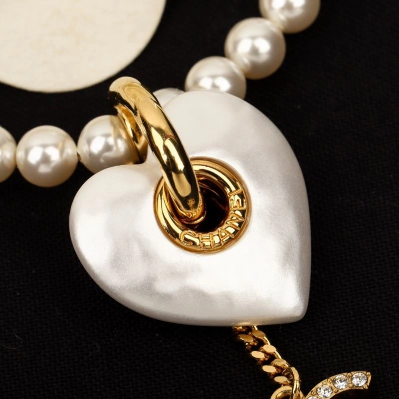 FreshLook Chanel Necklaces 229489