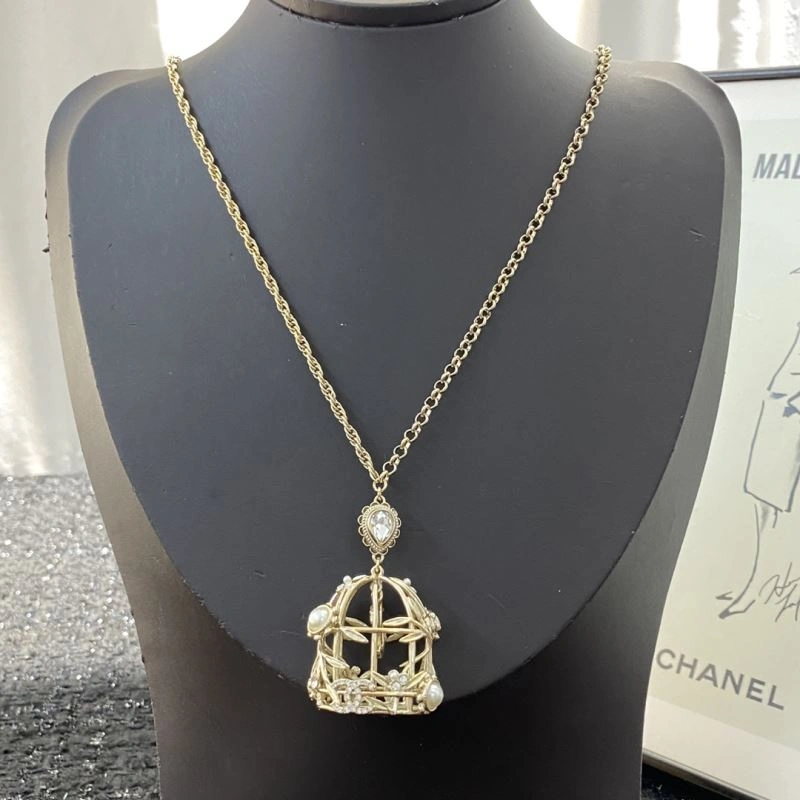 Sustainable Chanel Necklaces 229485