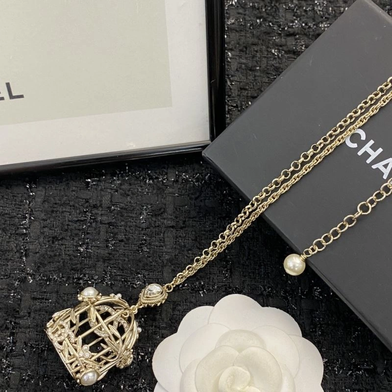 Sustainable Chanel Necklaces 229485