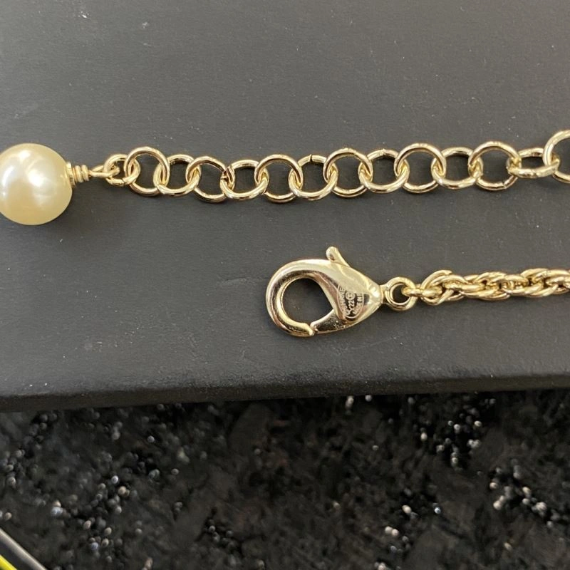 Sustainable Chanel Necklaces 229485