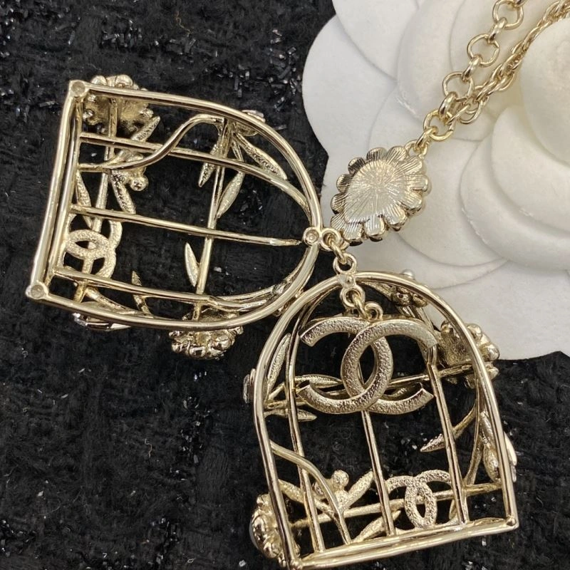 Sustainable Chanel Necklaces 229485