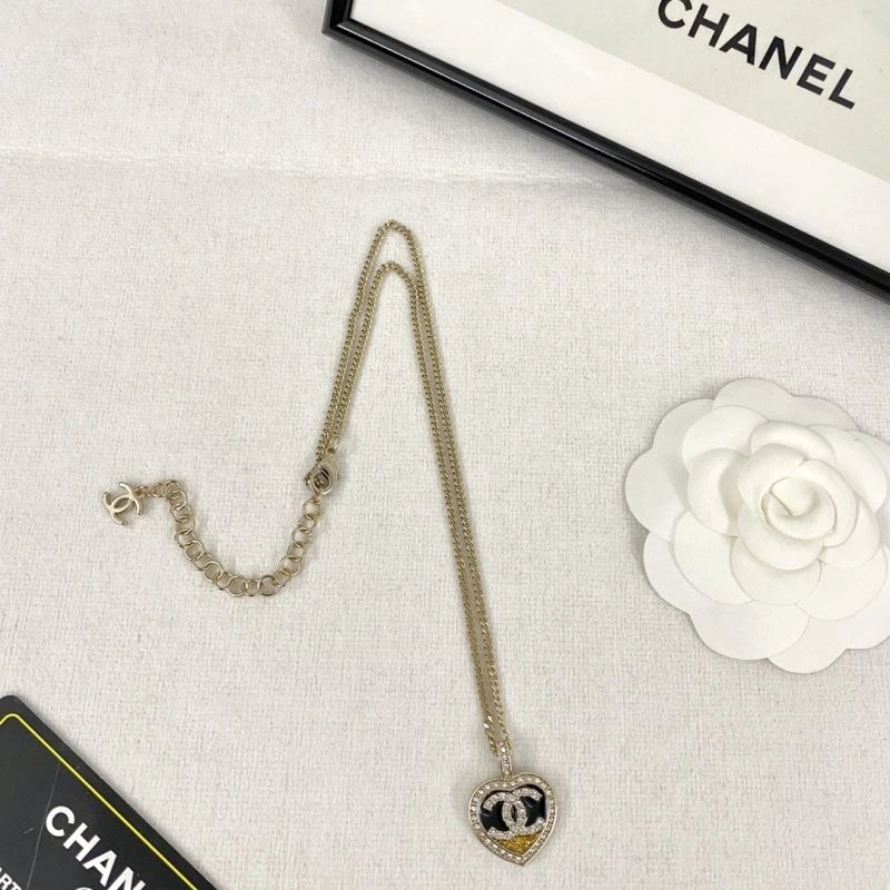 Minimalist Chanel Necklaces 229479