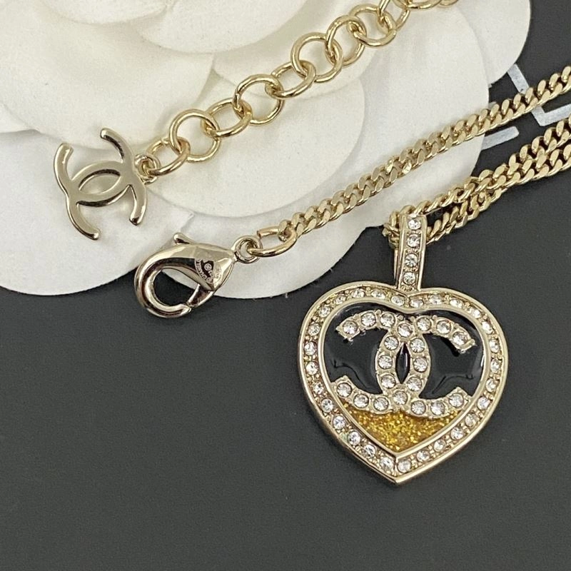 Minimalist Chanel Necklaces 229479