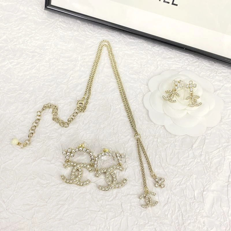 Resilient Chanel Necklaces 229490