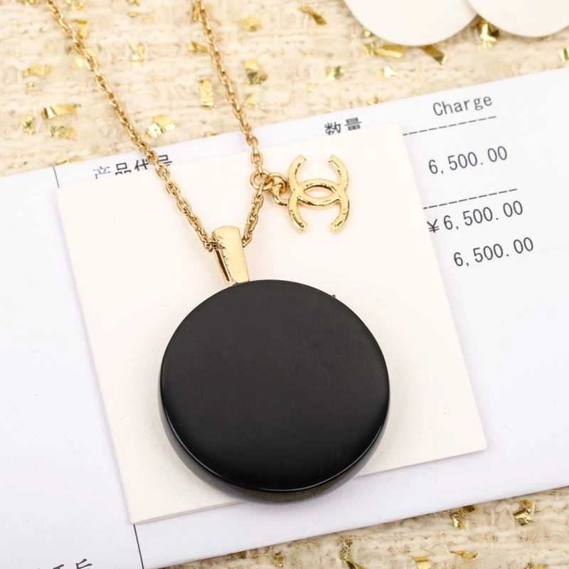 Chanel Necklaces Versatile 229523