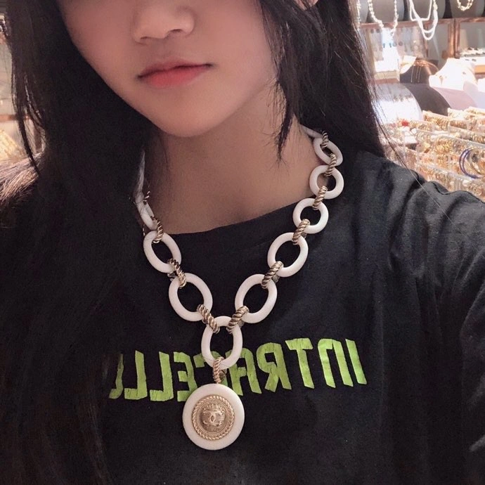 WellDesigned Chanel Necklaces 229478