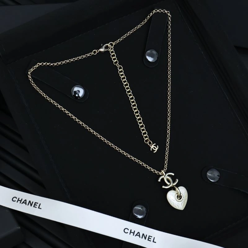 Effortless Chanel Necklaces 229491