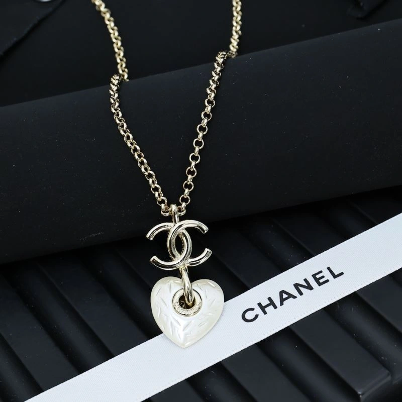 Effortless Chanel Necklaces 229491