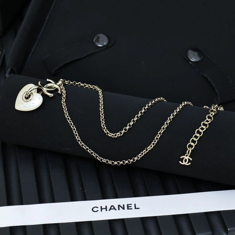 Effortless Chanel Necklaces 229491
