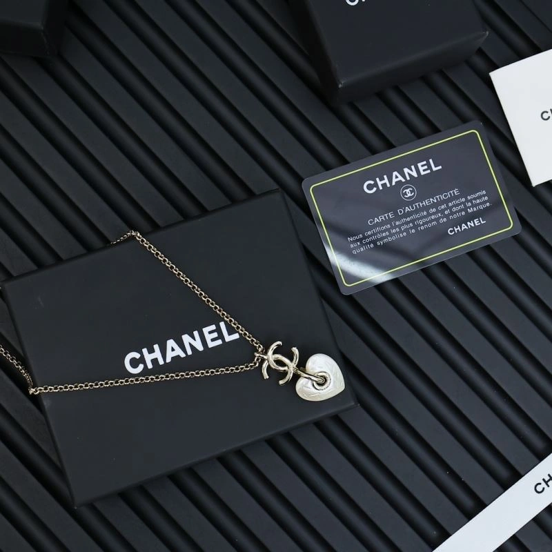 Effortless Chanel Necklaces 229491