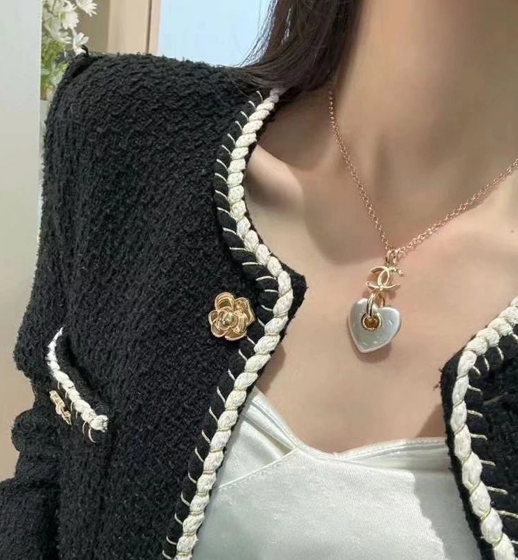 Effortless Chanel Necklaces 229491