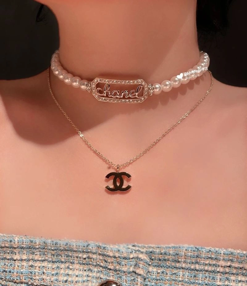 WaterResistant Chanel Necklaces 229477