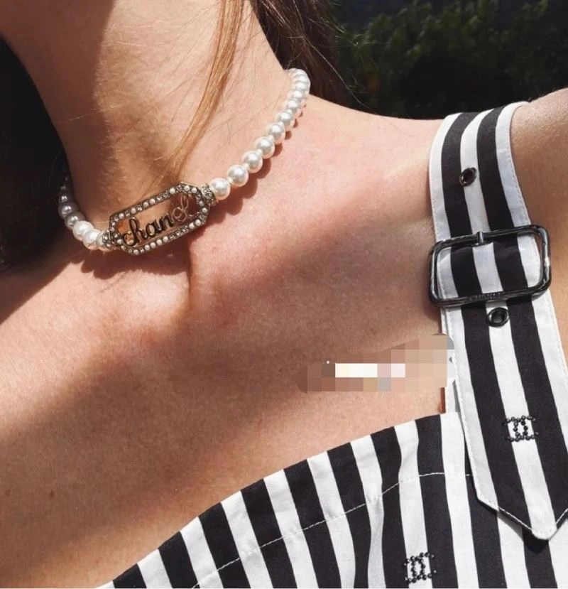 WaterResistant Chanel Necklaces 229477