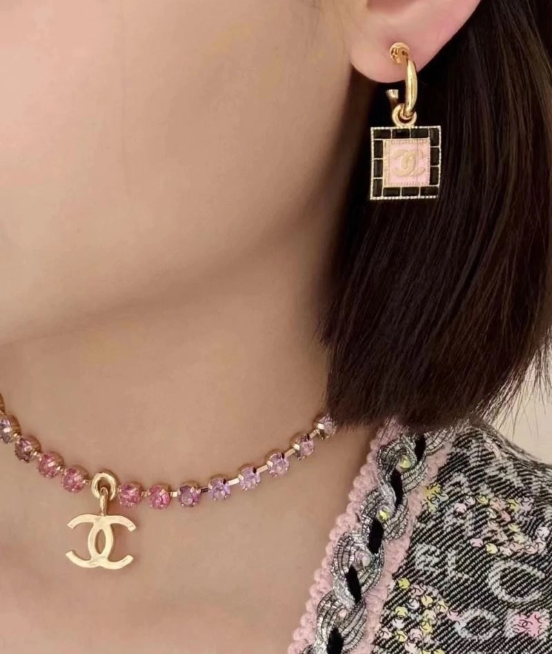 Resilient Chanel Necklaces 229435