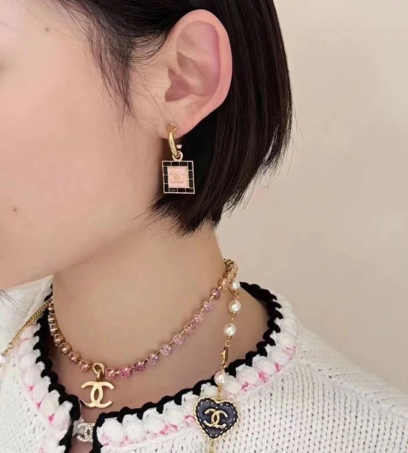Resilient Chanel Necklaces 229435