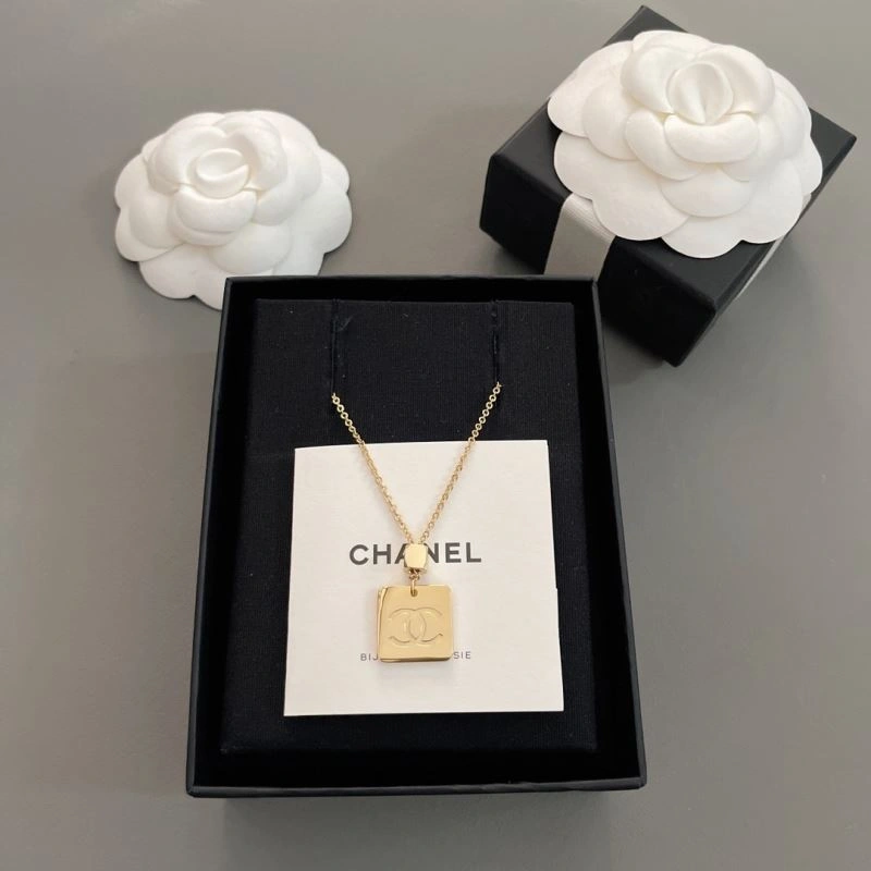 Chanel Necklaces Packable 229453