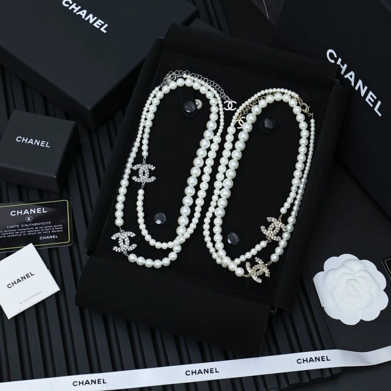 Compact Chanel Necklaces 229473