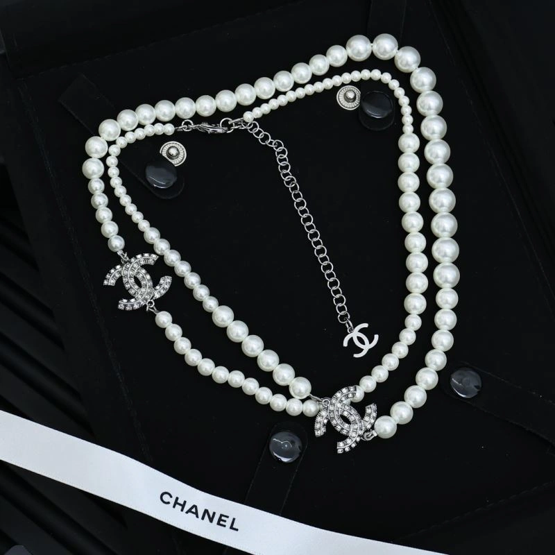 Compact Chanel Necklaces 229473