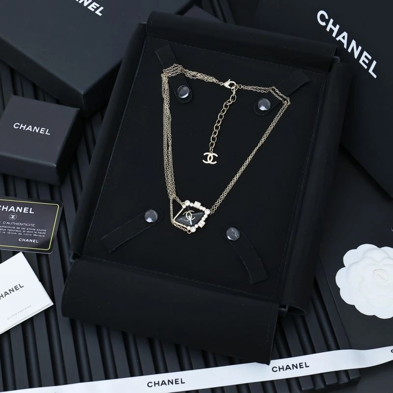 Sustainable Chanel Necklaces 229424