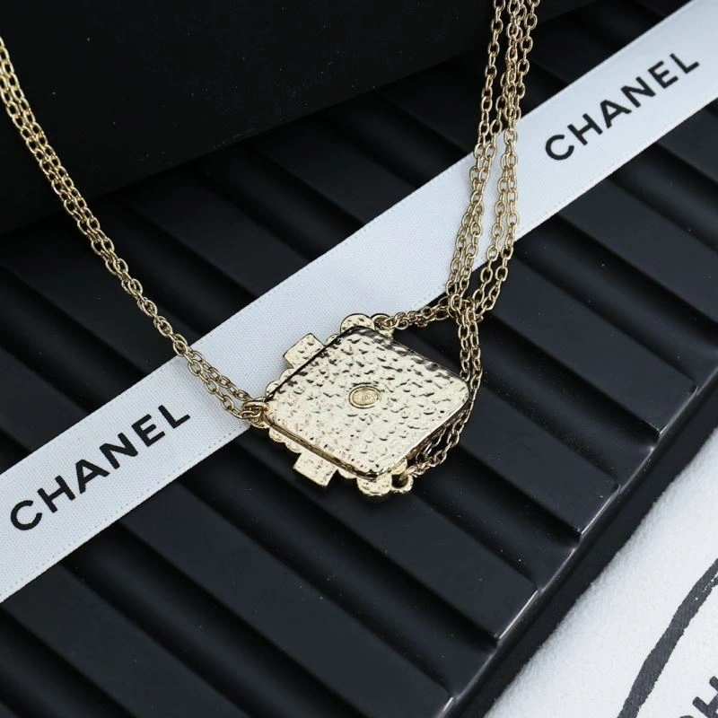 Sustainable Chanel Necklaces 229424