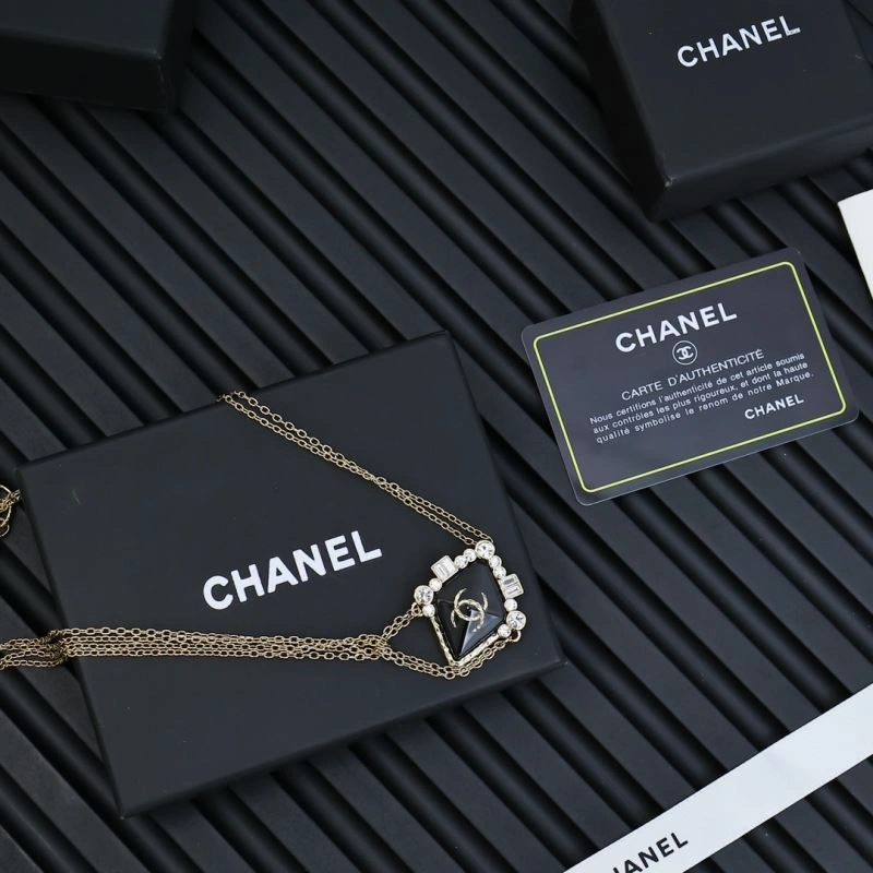 Sustainable Chanel Necklaces 229424
