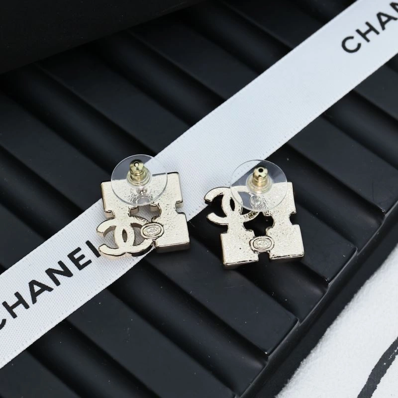 Snug Chanel Necklaces 229421
