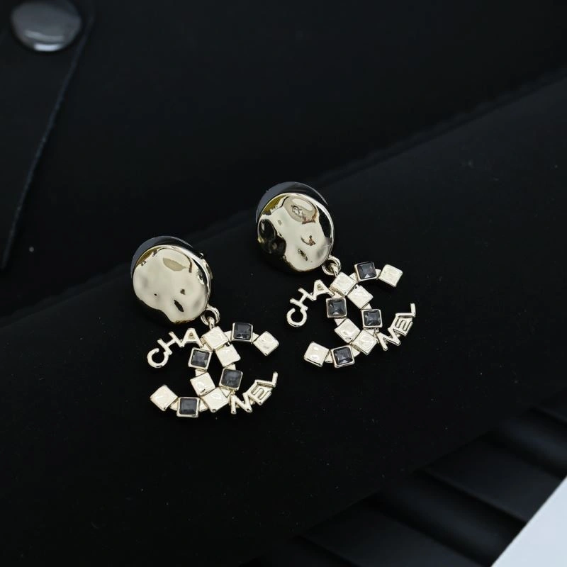Snug Chanel Necklaces 229421