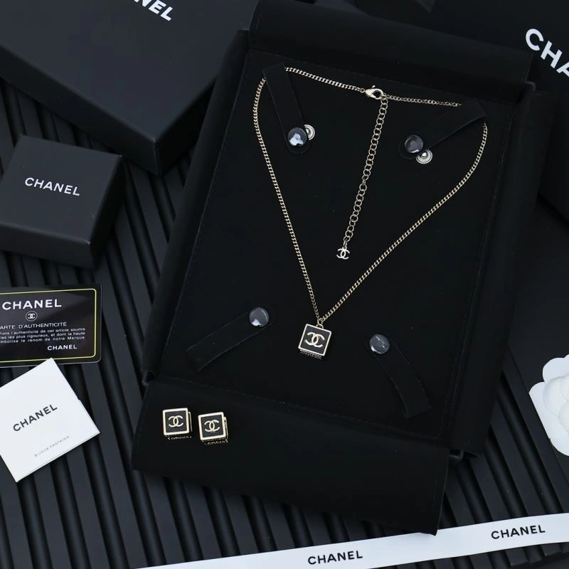 TechFriendly Chanel Necklaces 229440