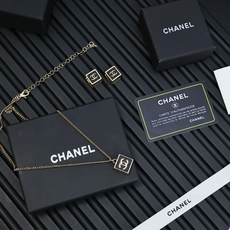TechFriendly Chanel Necklaces 229440