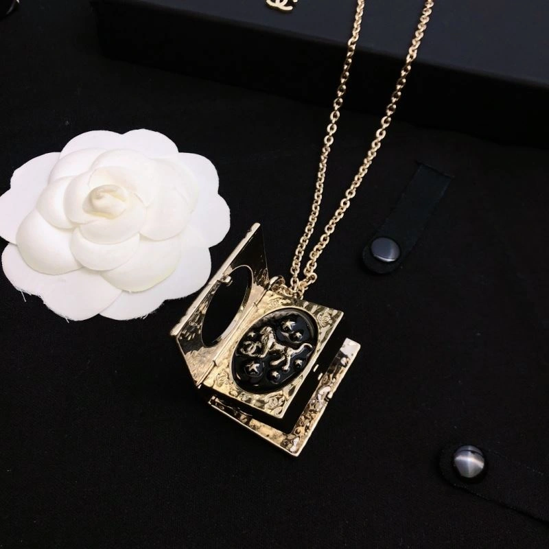 Affordable Chanel Necklaces 229418