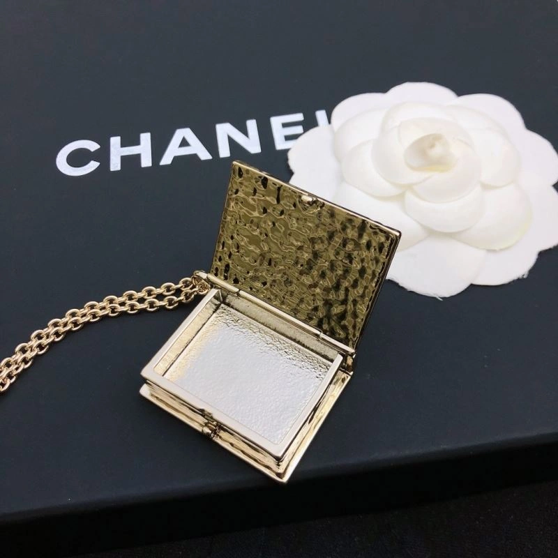Affordable Chanel Necklaces 229418