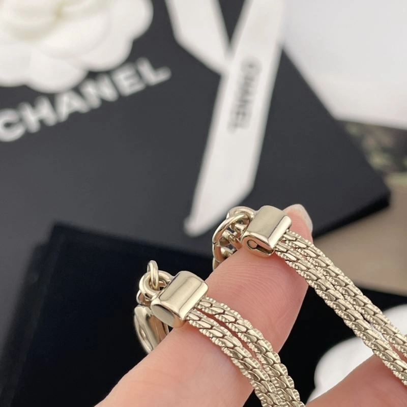HighPerformance Chanel Necklaces 229392