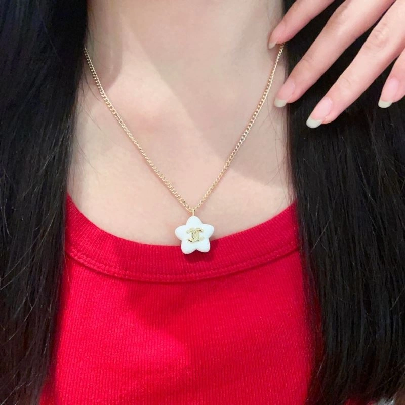 Affordable Chanel Necklaces 229396