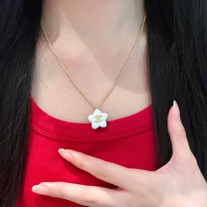 Affordable Chanel Necklaces 229396