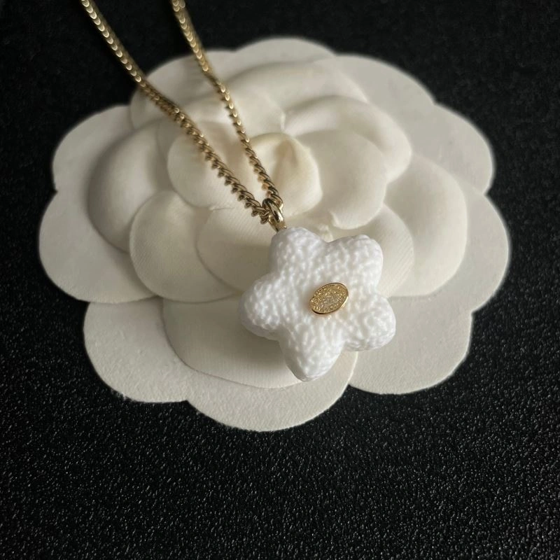 Affordable Chanel Necklaces 229396