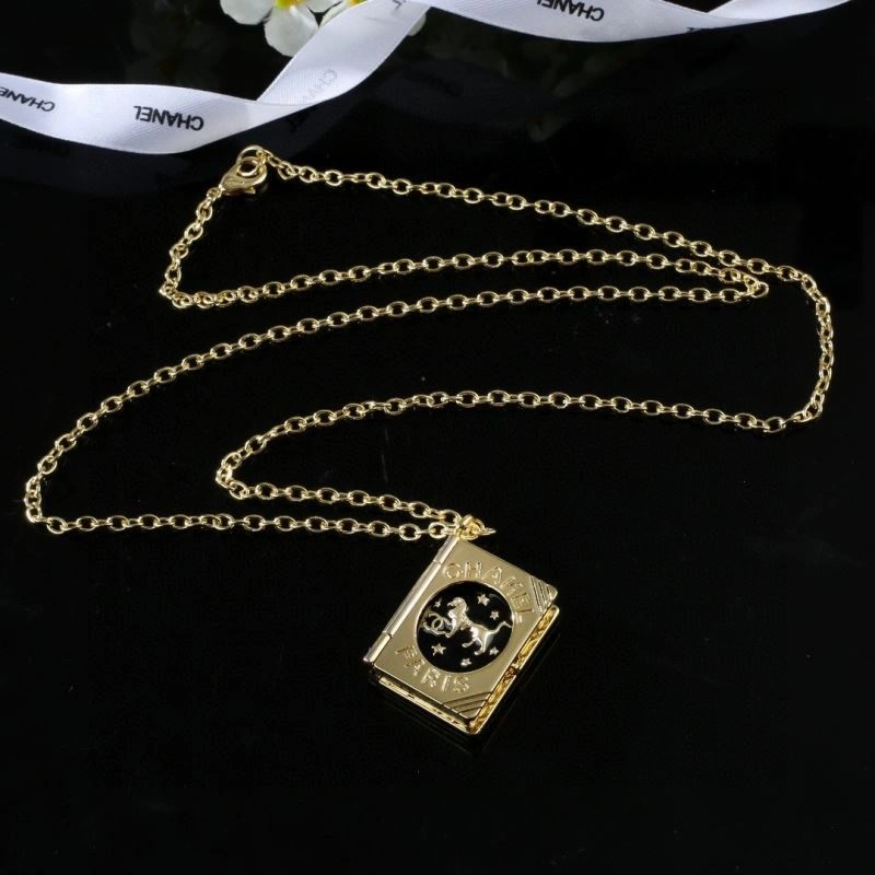 Chanel Necklaces Trendsetting 228744