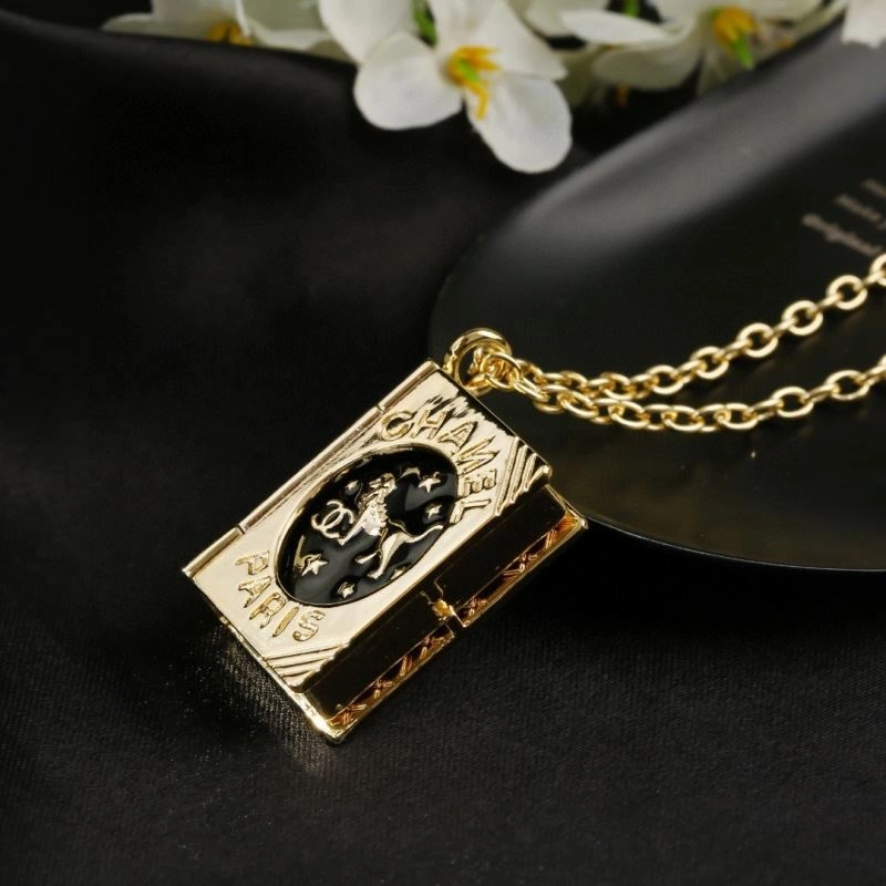 Chanel Necklaces Trendsetting 228744