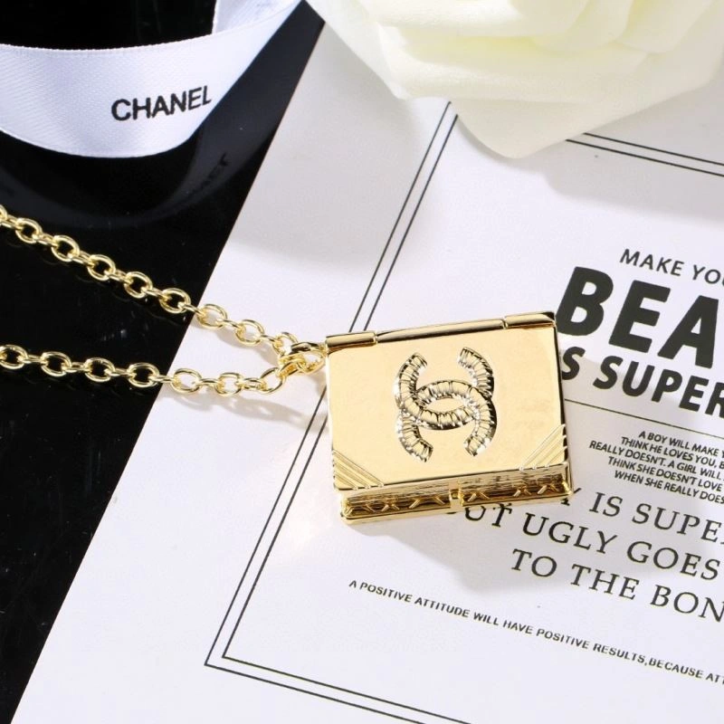 Chanel Necklaces Trendsetting 228744